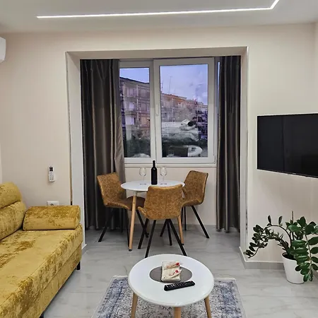 Guest * Tirana
